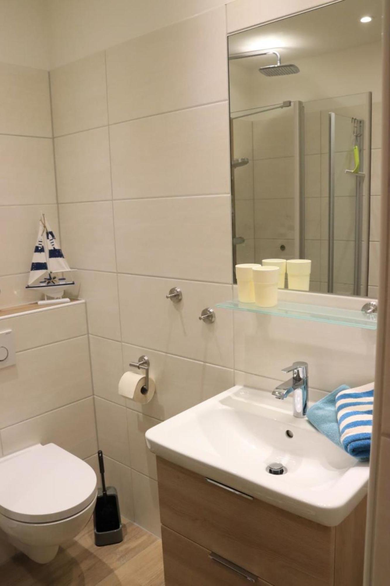 Ferienwohnung Mit Seeblick Und Schwimmbadnutzung In Cuxhaven Zewnętrze zdjęcie